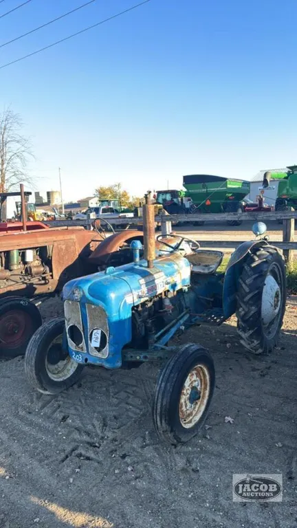 FORD DEXTA 3000 DIESEL TRACTOR