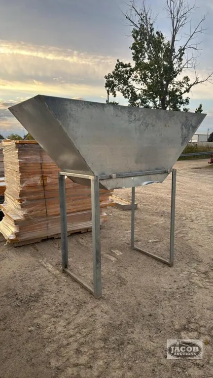 GALVANIZED HOPPER FOR FILLING TOTES