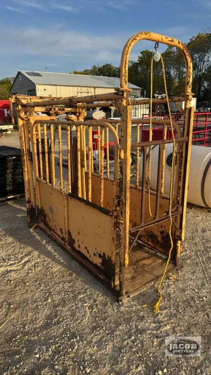 FOR-MOST CATTLE CHUTE