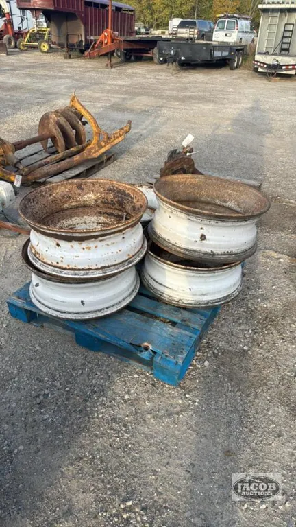 LOT OF 5 - 10-BOLT 11R22.5 RIMS