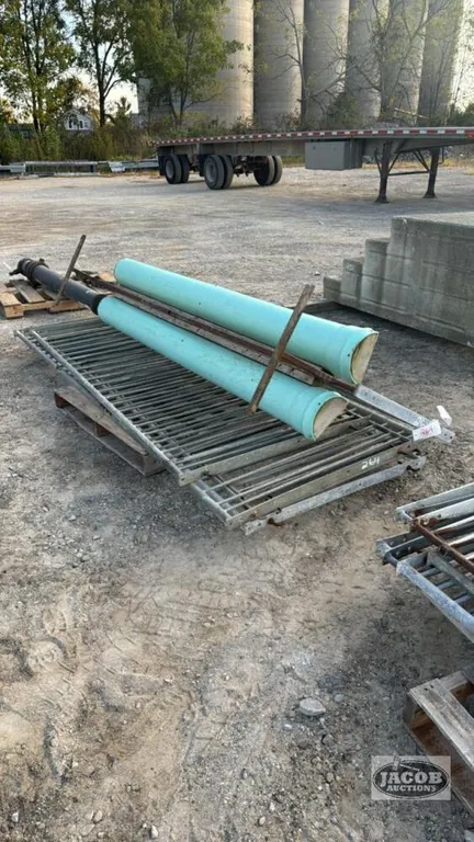 LOT OF 6 SECTIONS OF GALVANIZED 37IN HOG GATES