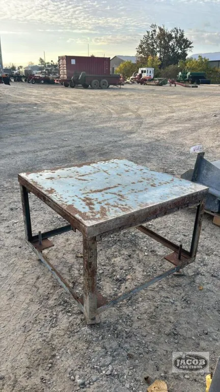 3FT X 3FT X 27IN STEEL BENCH