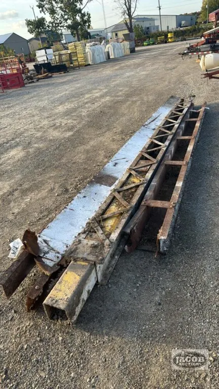 LOT OF 3 STEEL BEAMS
