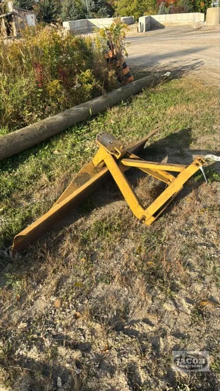 WALCO 7FT 3PTH SCRAPER BLADE
