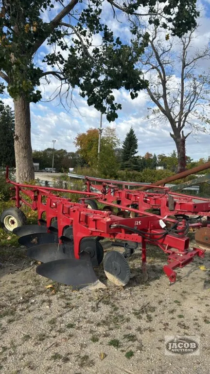 INTERNATIONAL 720 4 FURROW SEMI-MOUNT PLOW