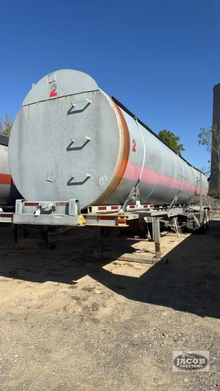 SHOPBUILT TANDEM HOPPER BOTTOM GRAIN TRAILER