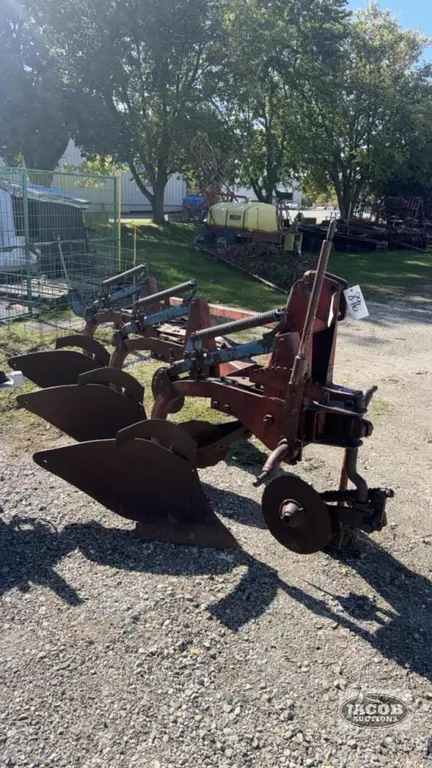 OVERUM 3 FURROW 3PTH PLOW