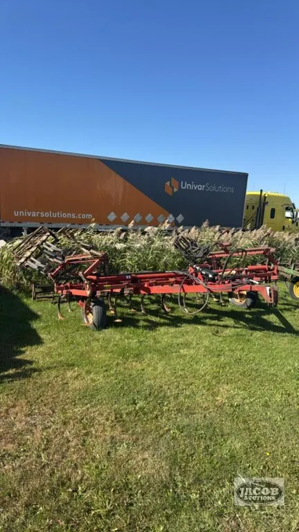 INTERNATIONAL 4500 18FT VIBRA-SHANK CULTIVATOR