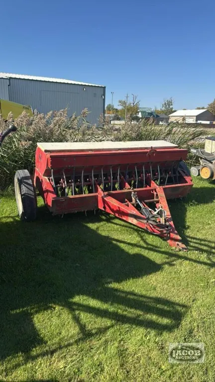 INTERNATIONAL 510 16 RUN SEED DRILL