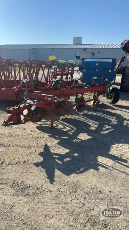 KVERNELAND BL3NR 4 FURROW SEMI MOUNT PLOW