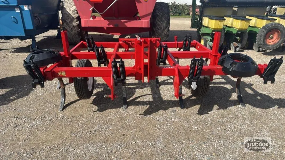 3PTH 11-SHANK CHISEL PLOW
