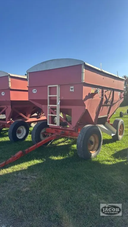 J&M 350 GRAVITY WAGON