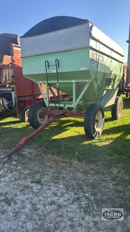 PARKER 2600 400BU GRAVITY WAGON