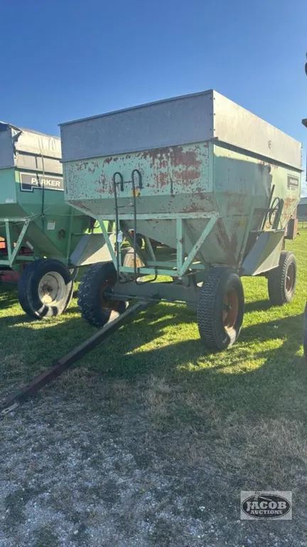 PARKER 2600 400BU GRAVITY WAGON
