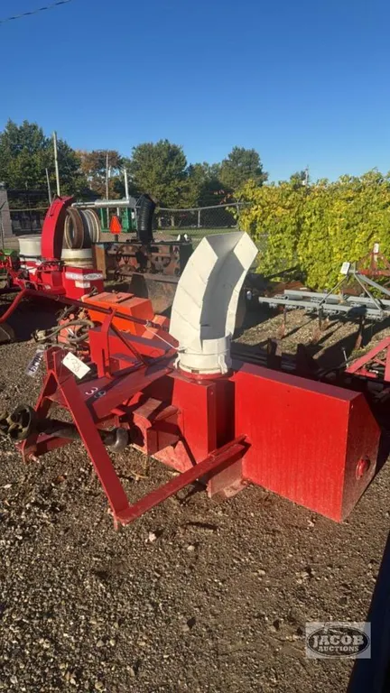 MCKEE 6.5FT SINGLE AUGER SNOWBLOWER
