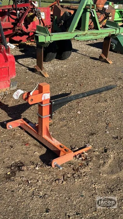 UNUSED WALCO 3PTH BALE SPEAR