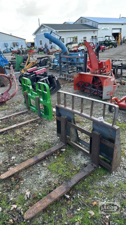 SET 42IN OF PALLET FORKS
