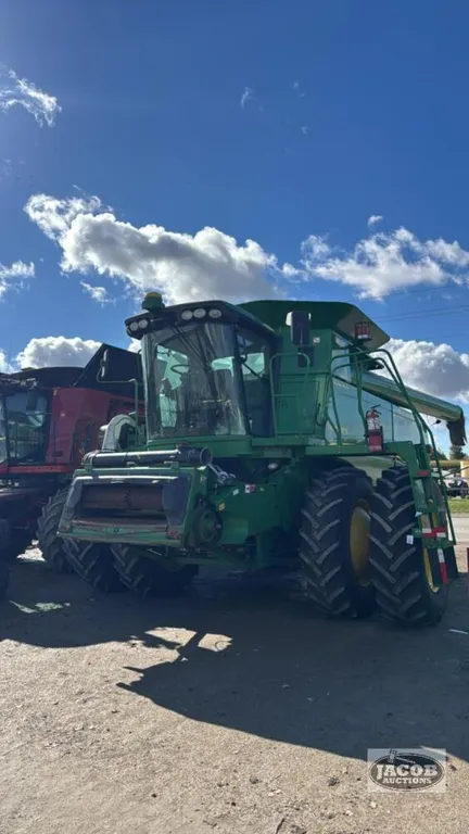 JOHN DEERE 9870 STS PRWD COMBINE