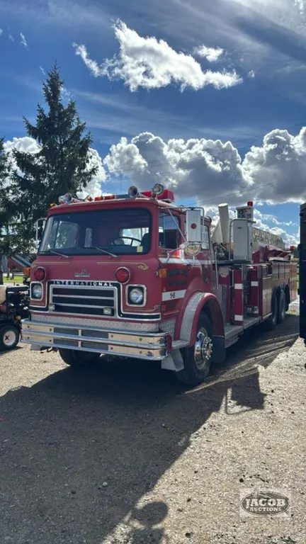 1981 INTERNATIONAL TANDEM DIESEL FIRE TRUCK