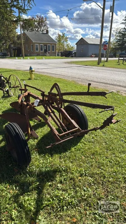DAVID BRADLEY 2 FURROW TRAIL PLOW