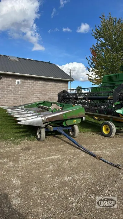 JOHN DEERE 643 6 ROW CORN HEAD