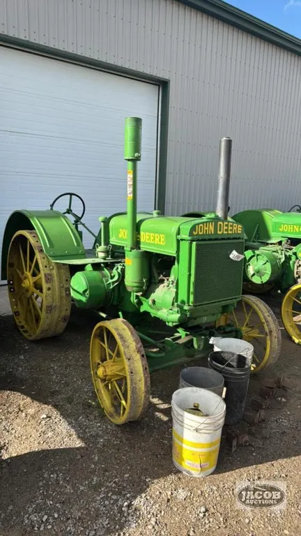 1938 JOHN DEERE D ALL FUEL HANDSTART TRACTOR