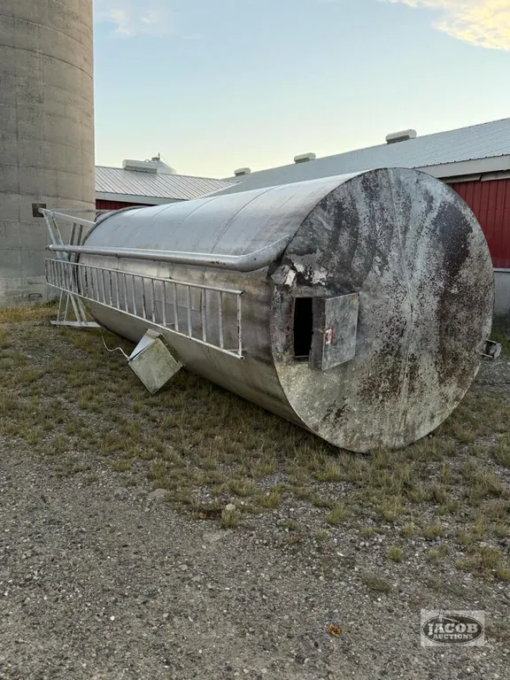 OFFSITE: STEEL 15 TON UPRIGHT FEED TANK