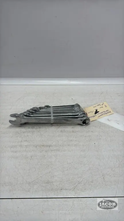 (10) PIECES METRIC MASTERCRAFT WRENCH SET