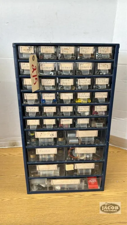 (37) COMPARTMENT PLASTIC STORAGE CONTAINER