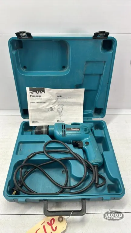 MAKITA 3/8IN ELECTRIC DRILL IN CASE