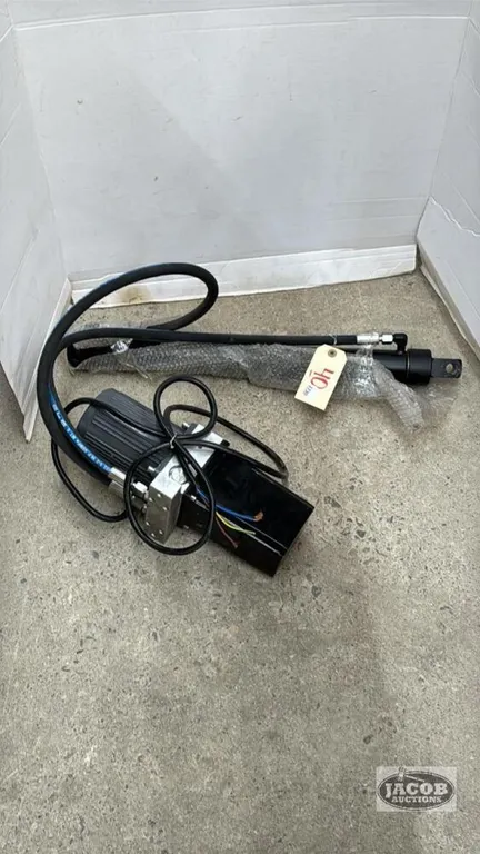 HYDRAULIC ACTUATOR WITH STAINLESS CYLINDER