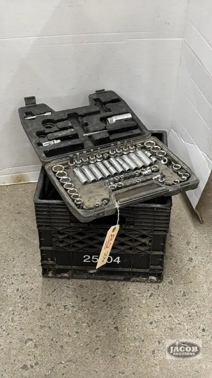 MILK CRATE WITH PARTIAL 1/4IN AND 3/8IN DRIVE SOCKET SET