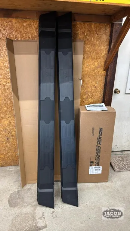 SET OF RUNNING BOARDS OFF A DODGE PICK UP