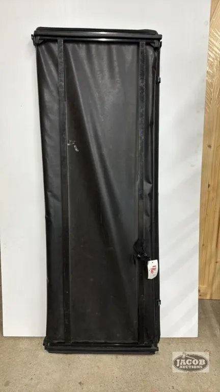 TONNEAU COVER OFF A DODGE CREW CAB 1500