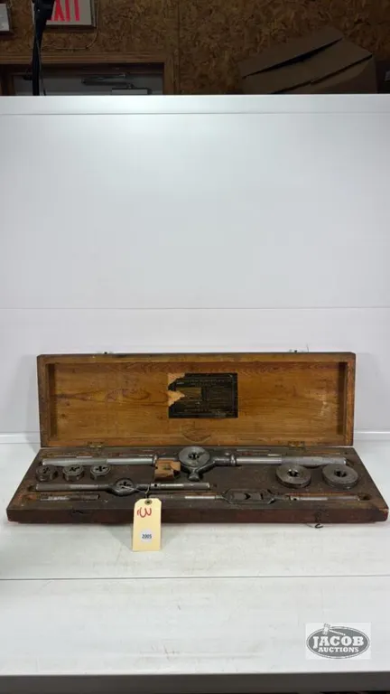 REECE'S TAP AND DIE SET