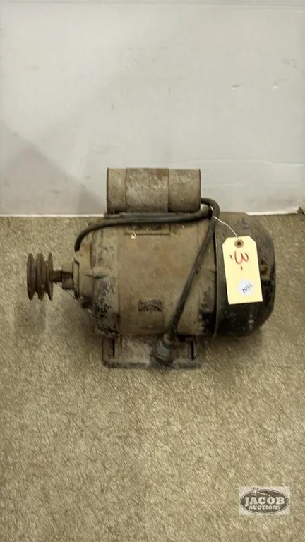 1 HORSEPOWER ELECTRIC MOTOR 110/220 VOLT