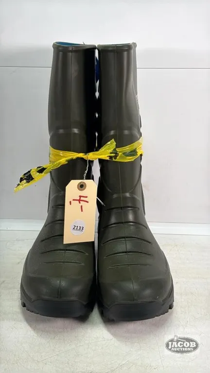 PAIR OF SIZE 7.5 TORENNA THERMAL RUBBER BOOTS