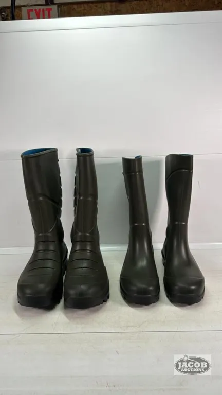 (2) PAIR SIZE 7.5 TORENNA RUBBER BOOTS
