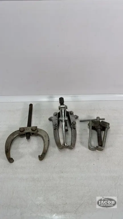 (3) PULLERS
