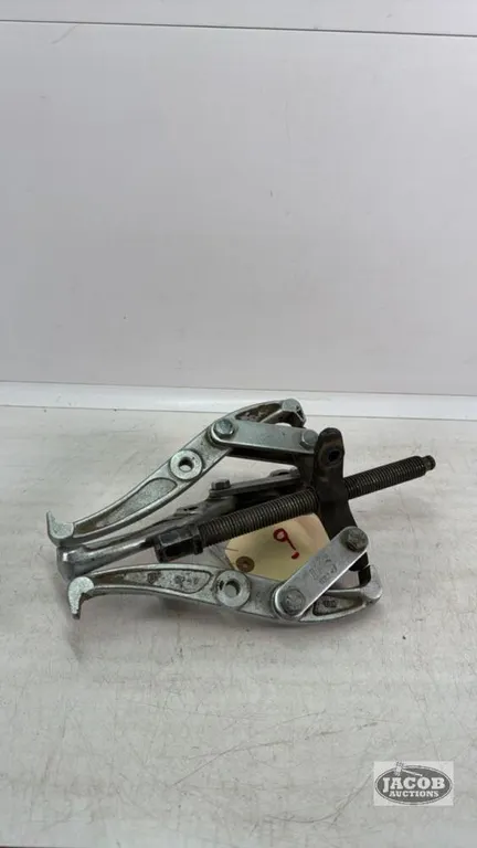 6IN 3 JAW PULLER