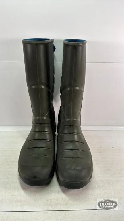 PAIR OF SIZE 14 TORENNA THERMAL RUBBER BOOTS