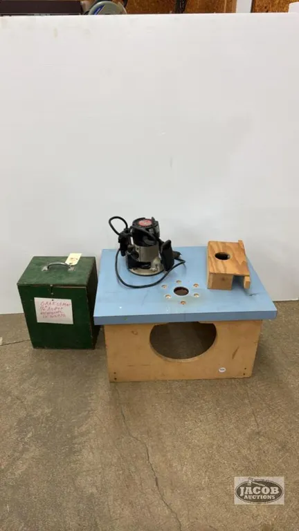 CRAFTSMAN 1/4IN ROUTER WITH ROUTER TABLE