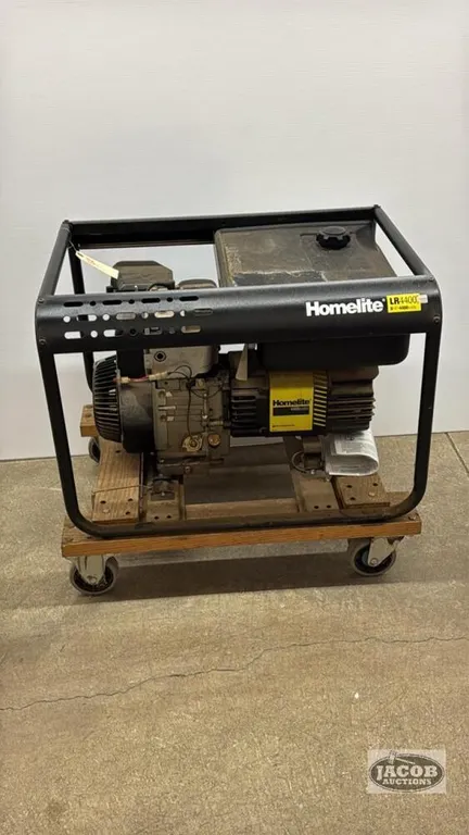 HOMELITE 4400 WATT GENERATOR