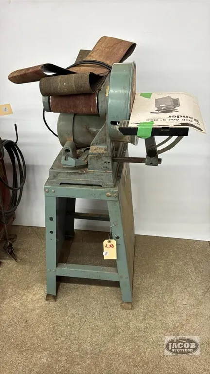 KING CANADA 6IN BELT AND 9IN DISC SANDER