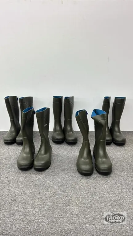 (5) PAIRS OF SIZE 10 TORENNA RUBBER BOOTS