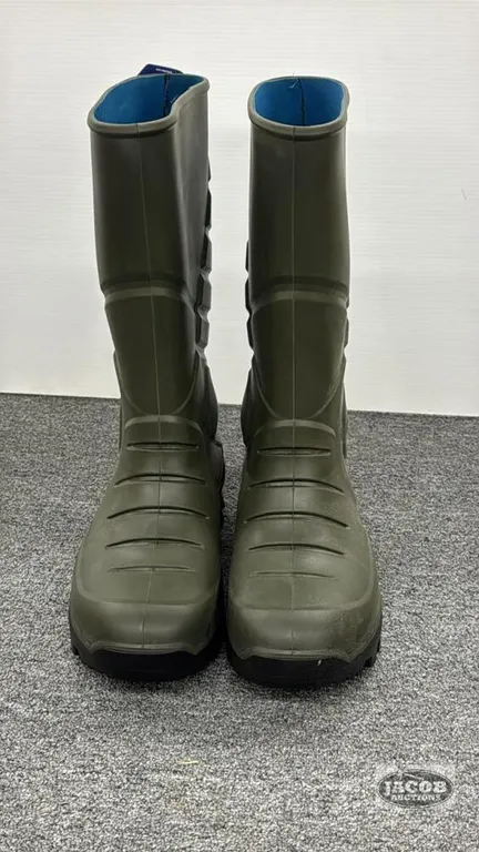 PAIR OF SIZE 14 TORENNA THERMAL RUBBER BOOTS