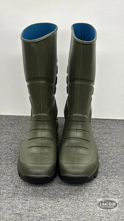 PAIR OF SIZE 14 TORENNA THERMAL RUBBER BOOTS
