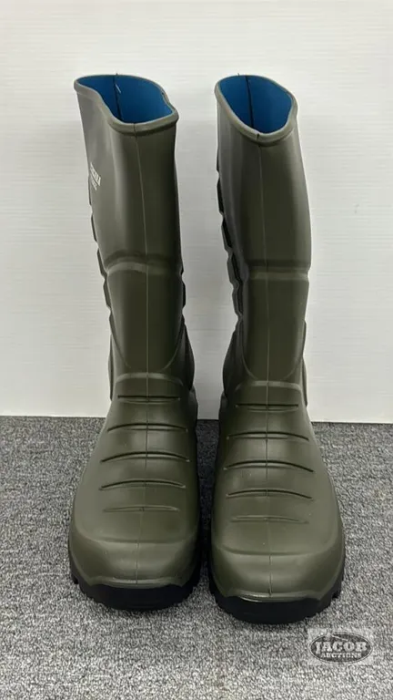 PAIR OF SIZE 14 TORENNA THERMAL RUBBER BOOTS