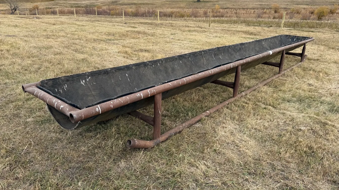 24' Bunk Feeder On Skid
