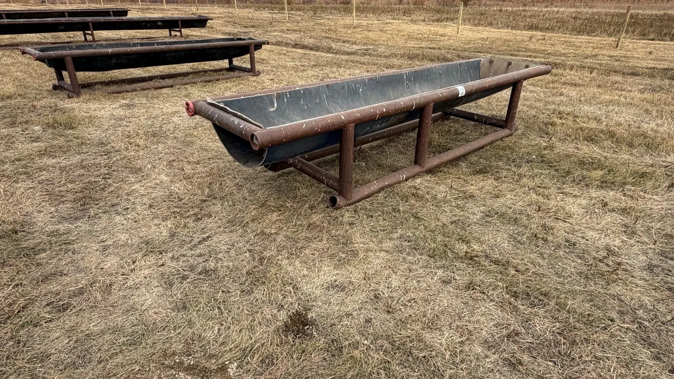 12' Bunk Feeder On Skid